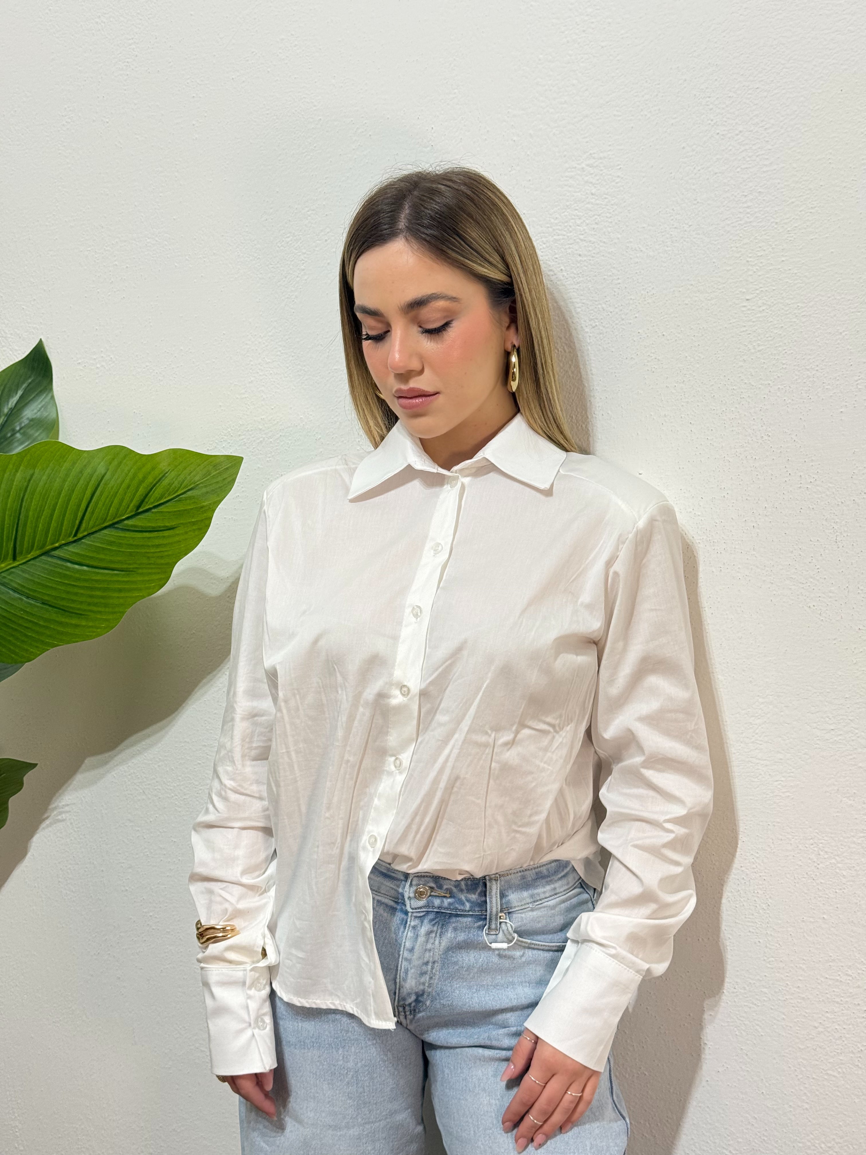 Camicia con spalline imbottite
