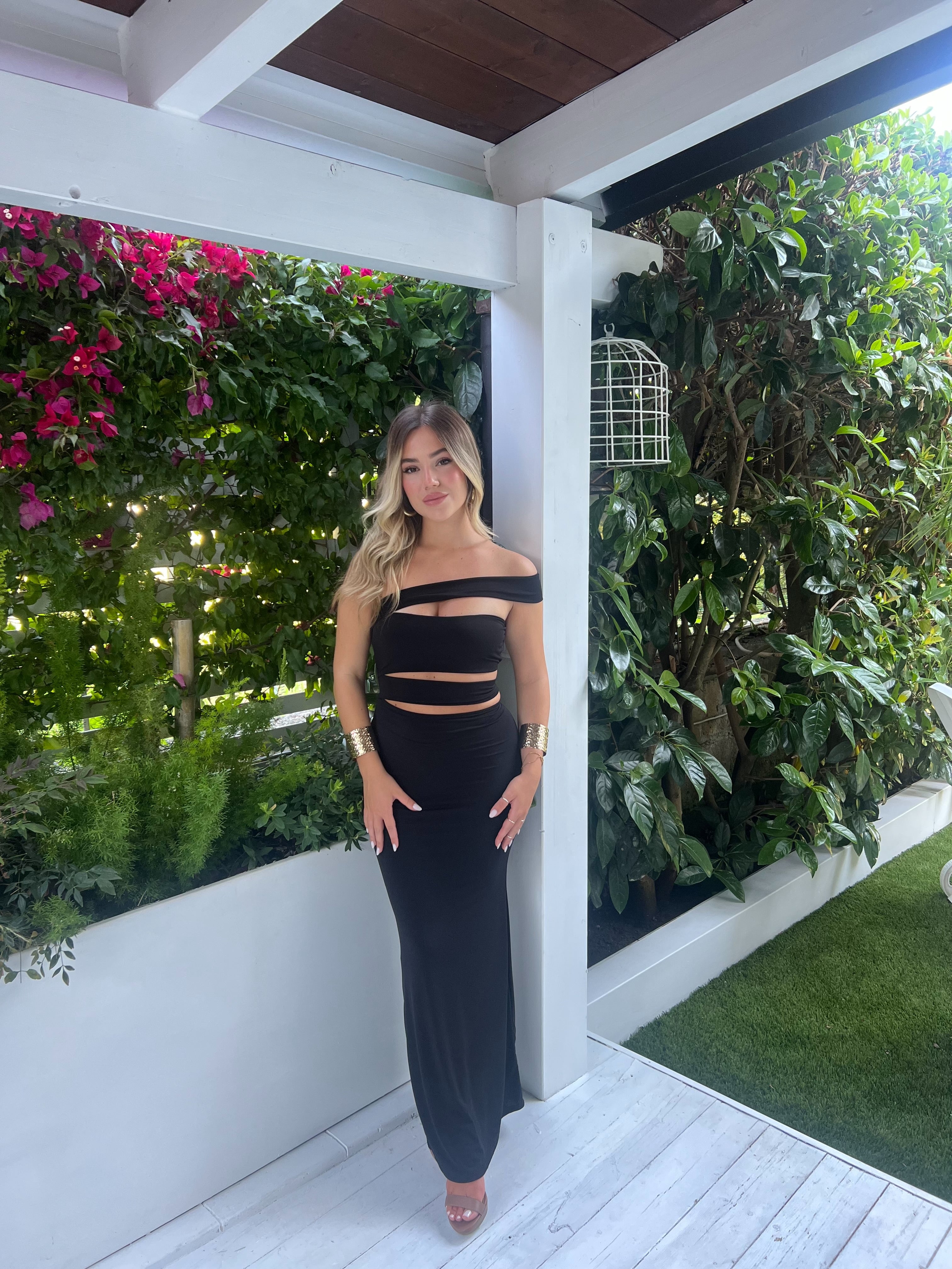 Dress Cut-Out